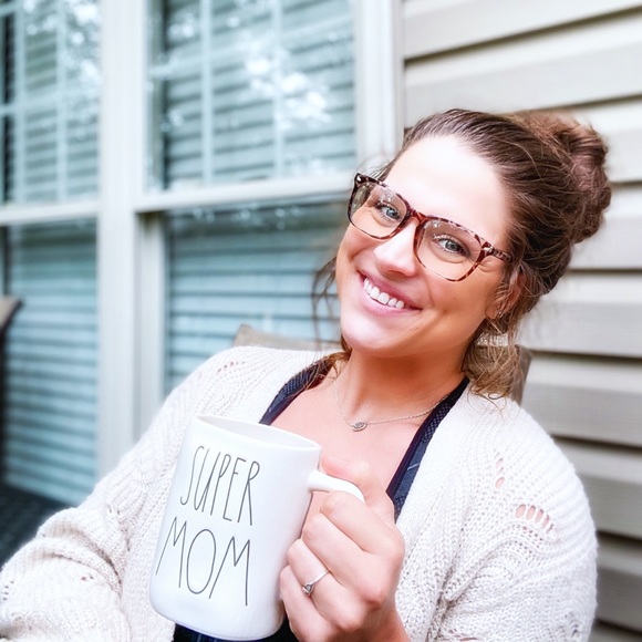 Meet your Posher, Erika shae - Picture 3 of 9